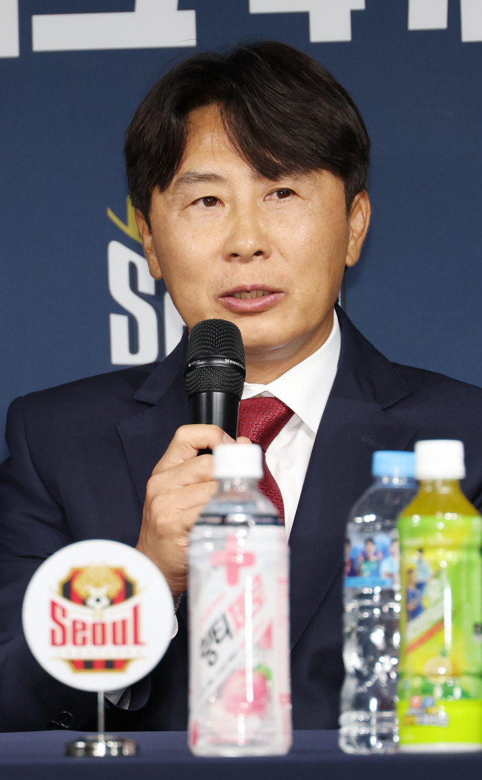  Let's lift the restrictions on foreign players in four different colors Shin Tae-yong, who is trying to become the top Asian player, and Park Tae-ha is a sensitive issue...Expectations for Kim Ki-dong's EPL Lingard, and Jung Kyung-ho's dual operation
