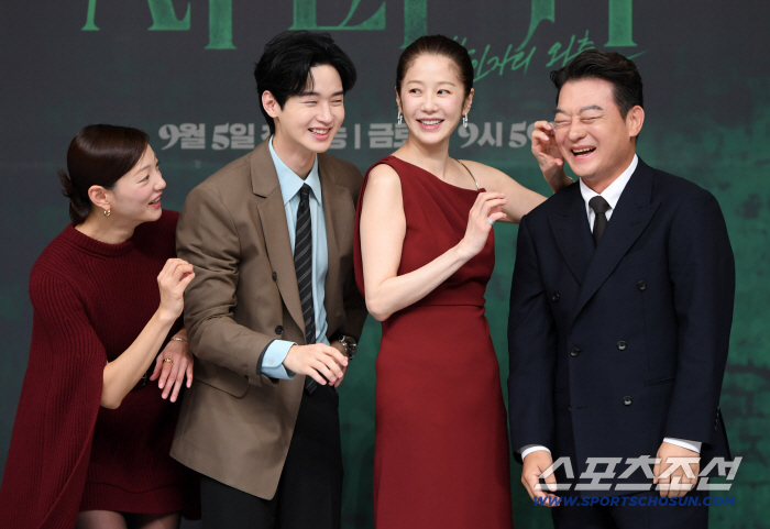  ELJANG Dong Yoon Go Hyun Jung Cho Sung-ha's heart request is amicable