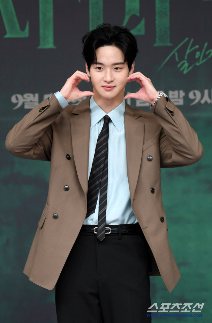  Jang Dongyoon's cheek heart