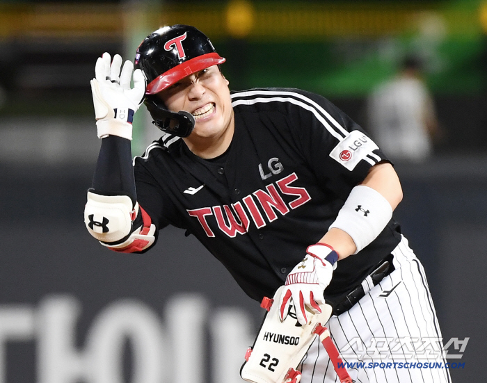  Kim Hyun-soo hit a double