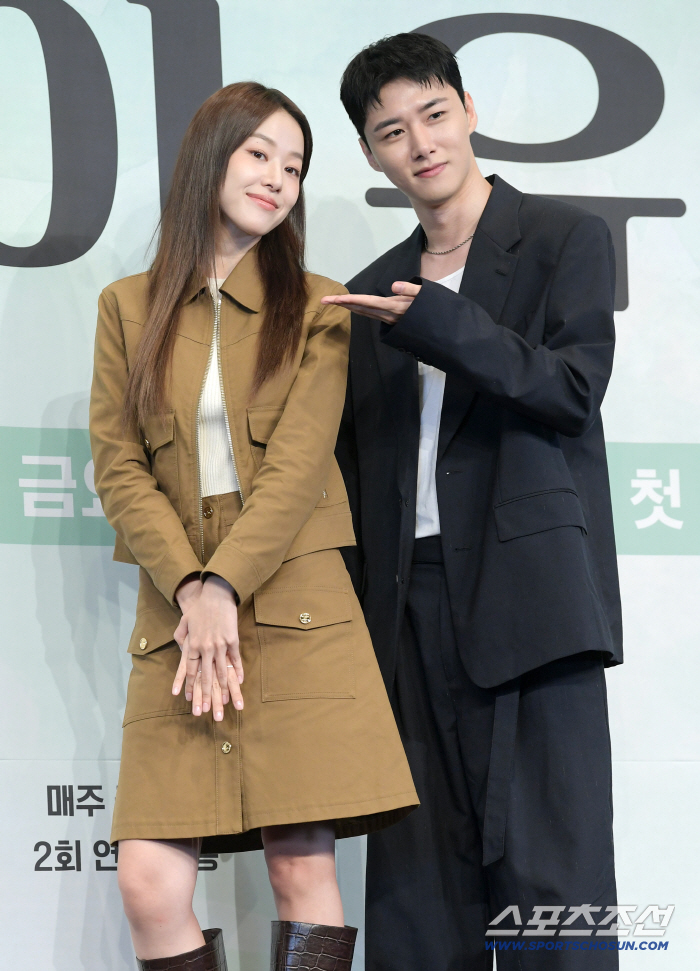 Lee Ju Myeongseo Jihoon and My Youth's Tiki-taka couple