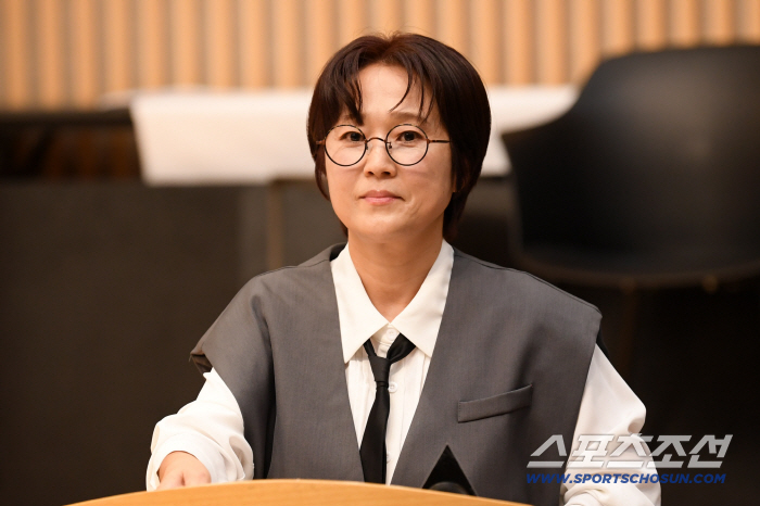  Song Eun-yi's Warts Production Presentation MC