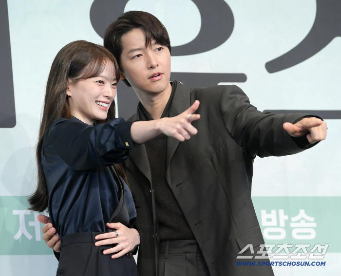  Song Joong Ki, Chun Woo Hee, fantastic chemistry at the Please Party