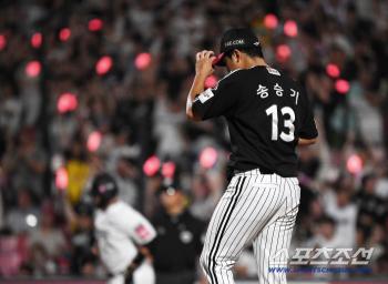  Song Seung-gi is disappointed to allow a home run