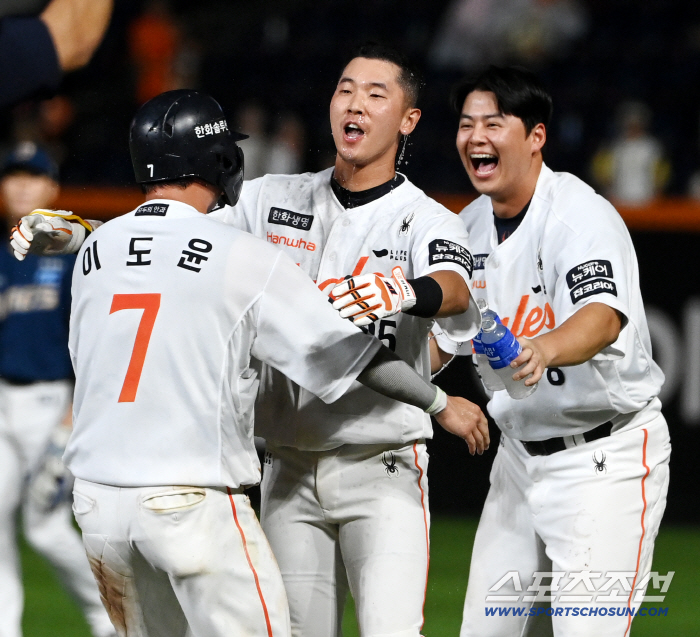 Shower with earthy foam! Thrill! There was no end without Lee Do-yoon. 3 hits and 3 runs