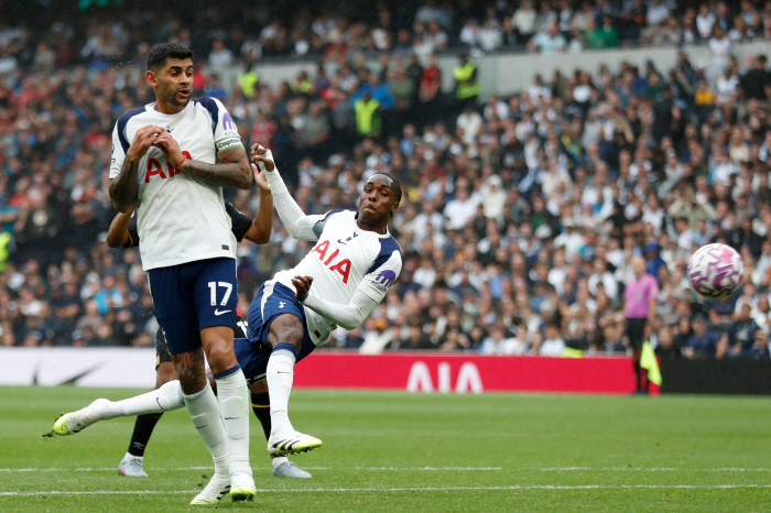 Son Heung-min replacement who won't even use Tottenham Levi's makeup mystery properly, why did you buy it for 80 billion? Decide to exclude UCL registration