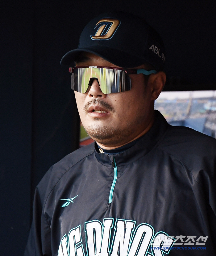 Withdrawal from the 2nd Army? Coach Max Furious Stealer, Here's the Truth...It's not Jongpyo's fault. To a pitcher who can't throw an S. 