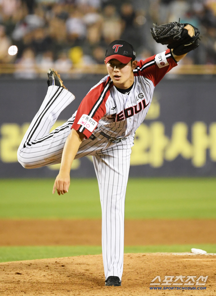 50 Inning ↑ 2nd place in ERA for reliever, but 10th rookie? ...155km Crazy Goo, why didn't you mention the closure