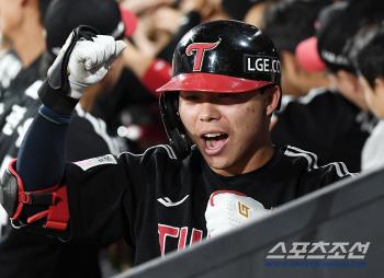 Even if you don't play well, you're the main player. A batting average of 10% ↑  a slugging percentage of 20% ↑…In the second half of Moon Sung-joo, who became a monster, I asked him why he changed so much 