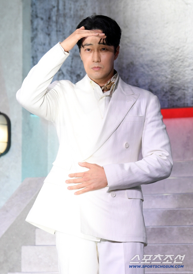 Agency 51K Warns Fans of Manager Impersonation Scams Targeting So Ji-sub & Ok Taec-yeon