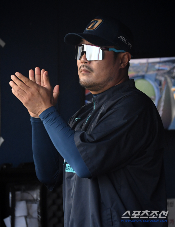 I was surprised with four walks. On the first day of the call-up, he took the mound → He lost the game, and why the coach couldn't help it