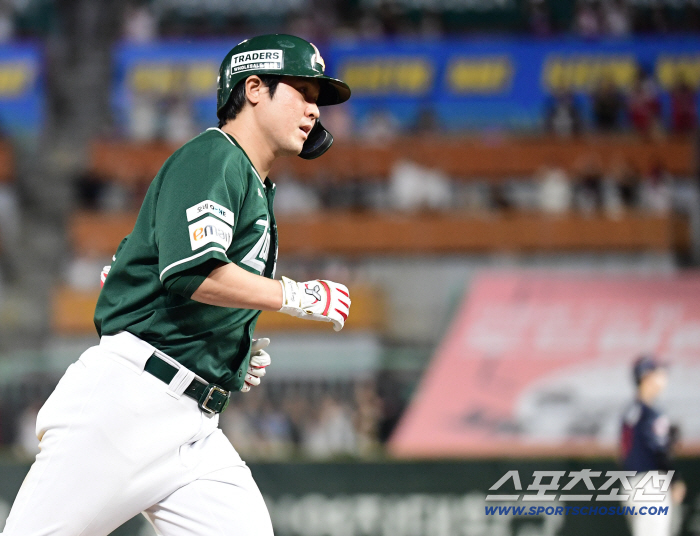 Last 7G 5 Home Runs...I was looking forward to this Ko Myung-joon, who finally repaid the trust of the head coach of the chest 