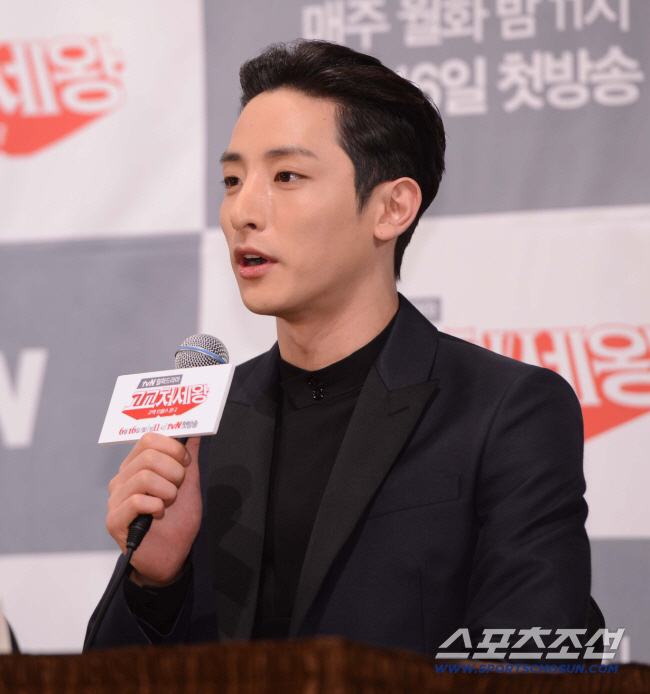 Lee Soo-hyuk's 12-hour direct rebuttal, 'The actor wanted it.'It's not a forced schedule.'