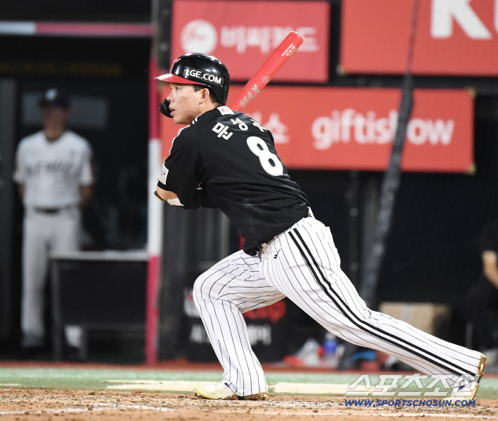 No matter how much LG baseball is scarier than zombies, we'll die. 