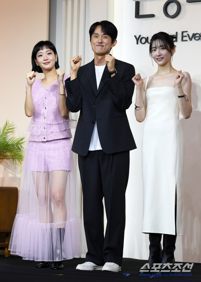 Director Kim Go-eun Cho Young-min. Park Ji-hyun, Netflix Eunjung and Sangyeon