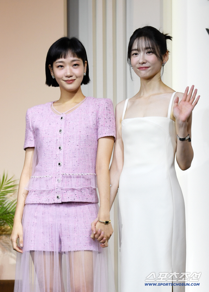  Kim Go Eun Park Ji Hyun's fresh beauty