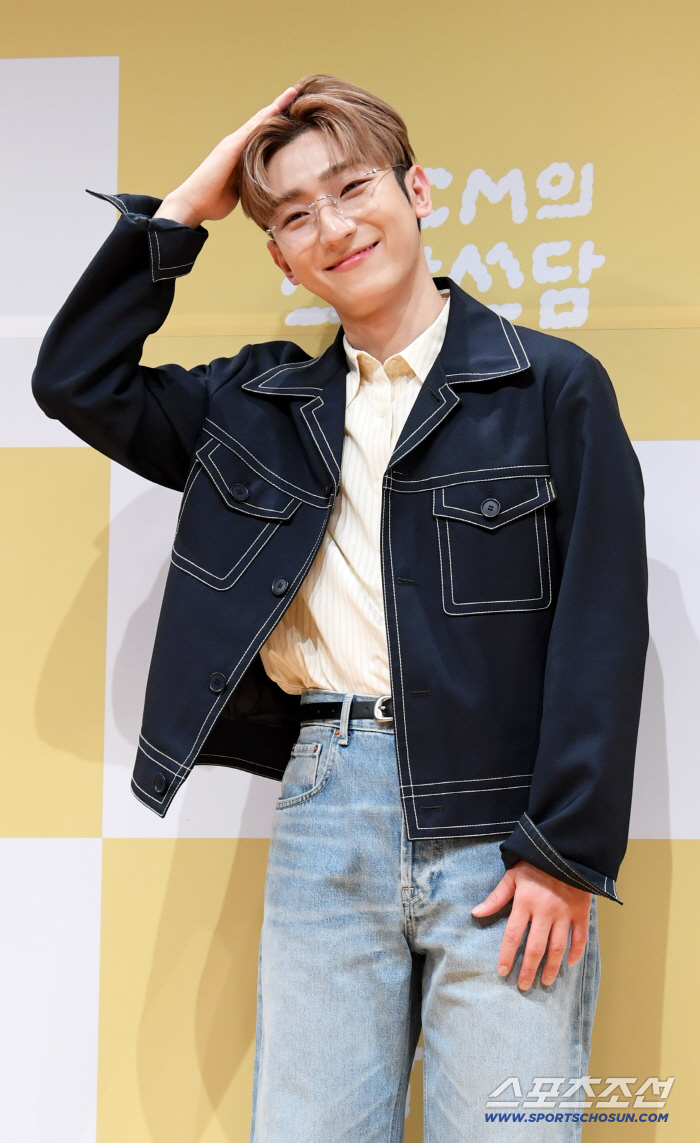  MeloMance's Jung Dong Hwan pats