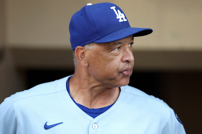 Shocking Sasaki cannot return to ML this year, Roberts is adamant to show performance in the minors