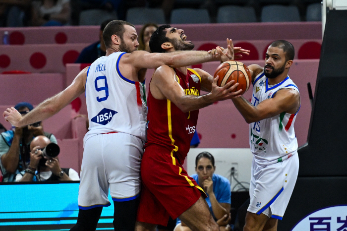 There was no invincible fleet! Spain, the strongest team in Europe, is out of the round of 16. EuroBasket Round of 16 match table completed