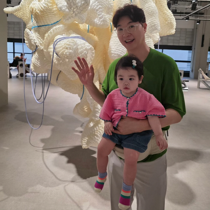 There was a reason why Park Soo-hong's daughter was modeled on the cover at the age of 1 ♥ Kim Daye certified as a beautiful woman