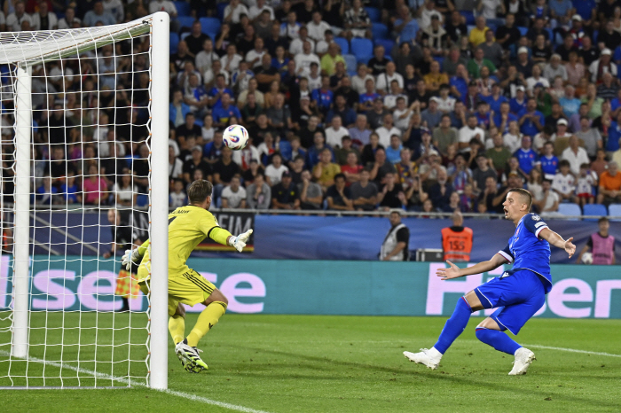 What's wrong with the shock squad for the third consecutive game? Germany Defeat Slovakia for First World Cup Qualifier Away Defeat