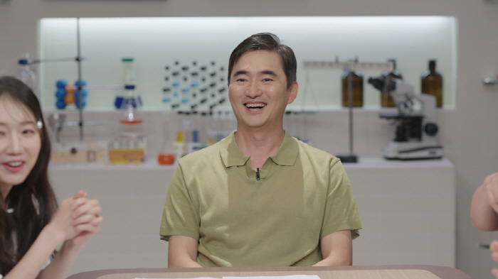 Yoo Jae-seok, same age Kim Seok-hoon, Mr. Seo's sad news. He can't straighten his back and have a big knee