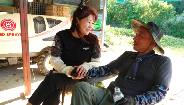 You're so young, but you're a grandmother..Sun-ok's 'The First Grandchild at the Age of 45' is going back on track (Human Theater)