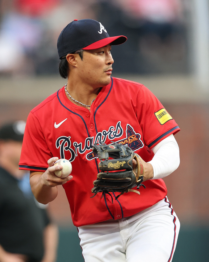Atlanta's Kim Ha-sung, who received attention without 1 sacrifice fly first RBI  1 super save hit, went crazy