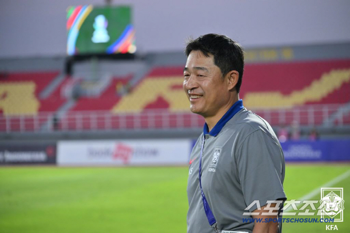 Cho Sang-hyuk's hat trick Lee Min-sung-ho wins 7-0 against Laos in the U23 Cup qualifying round! Reservation for 2 consecutive wins X 1st place in Group 1