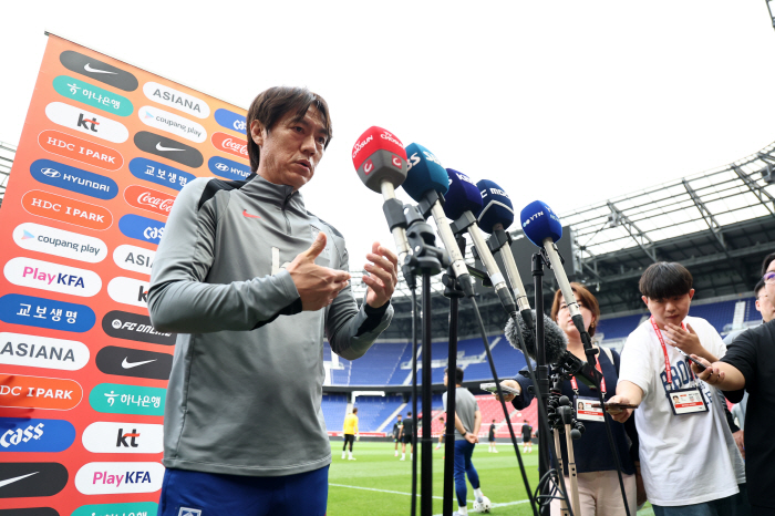 Coach Hong Myung-bo will have enough time for Castro to catch all the results of the match against the U.S. 