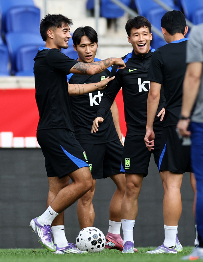 Coach Hong Myung-bo will have enough time for Castro to catch all the results of the match against the U.S. 
