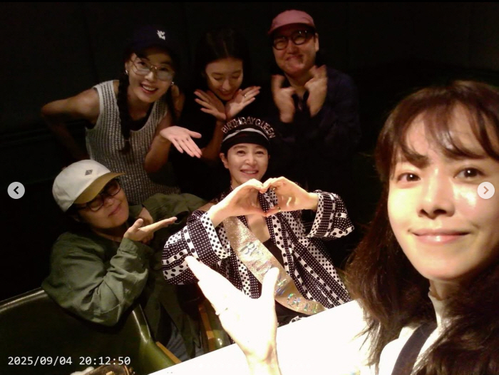 From Han Hyo-joo to Han Ji-min..Kim Hye-soo, have a long and prosperous birthday party with the actresses