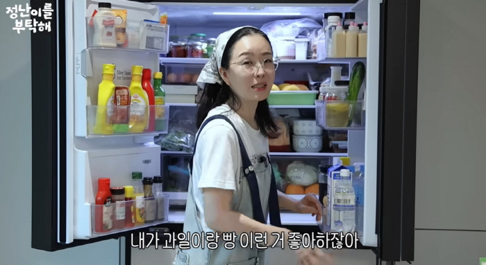 Kim Jung-nan is shocked when he opens the refrigerator..Rotten onions and expired ingredients stop filming