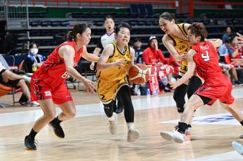  Only 8 members fought. Representative KB, beautiful challenge, losing to Fujitsu...Japan Reserves 3rd consecutive Championship