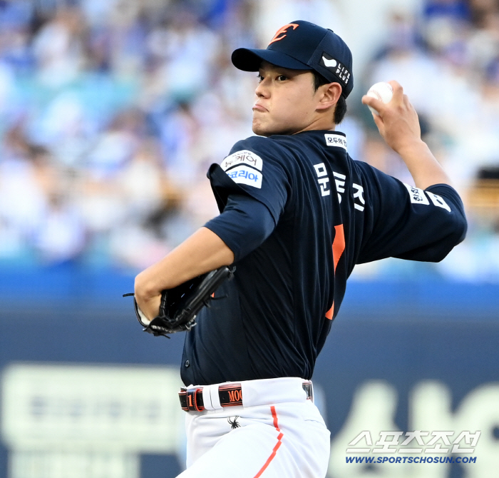  Hanwha starter Moon Dong-ju's hard throw