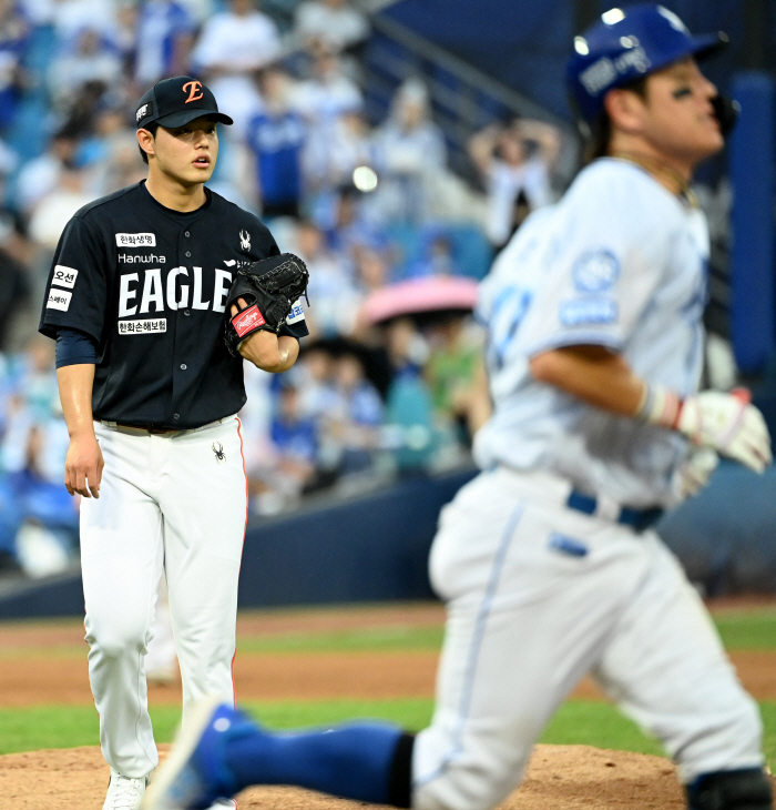 Moon Dong-ju and Kang Min-ho are double-dealing and the 4th episode ends