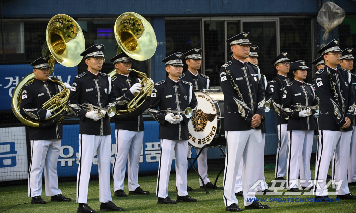  Special performance of military band for 77th anniversary of Armed Forces Day