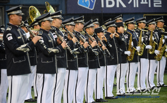  Special performance of military band for 77th anniversary of Armed Forces Day