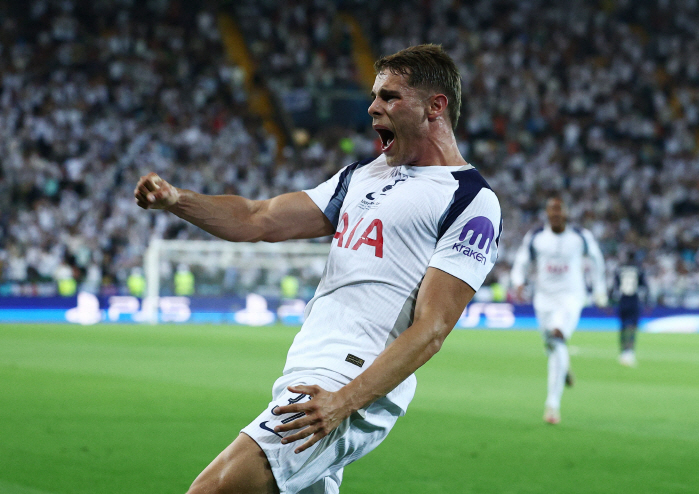 Son Heung-min saved the runner-up from the crisis, saved the club, and revived the transfer market, which was going down, and Tottenham's best hero's performance