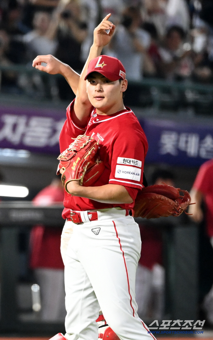 Their performance shines even more as they finish a baseball game with their name value and ransom