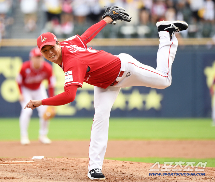 411 games 2302.2 innings. It was later than Hyunjong, but it was faster. Kim Kwang-hyun achieved 2,000 strikeouts. a new record for minimum innings in all-time games