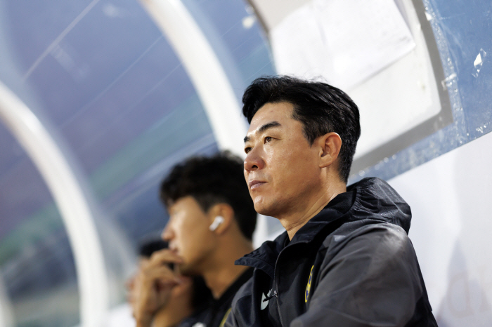 There's a equity issue. It's not the first place fight…Incheon coach Yoon Jung-hwan opened fire on Suwon Samsung because