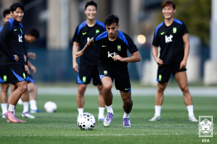 The front line of Korea is Kim Minjae at the center of SON Top  Three Bag!→First Taegeuk mark castrope replacement list The U.S. and Hong Myung-bo have begun experiments for the WC finals in earnest 