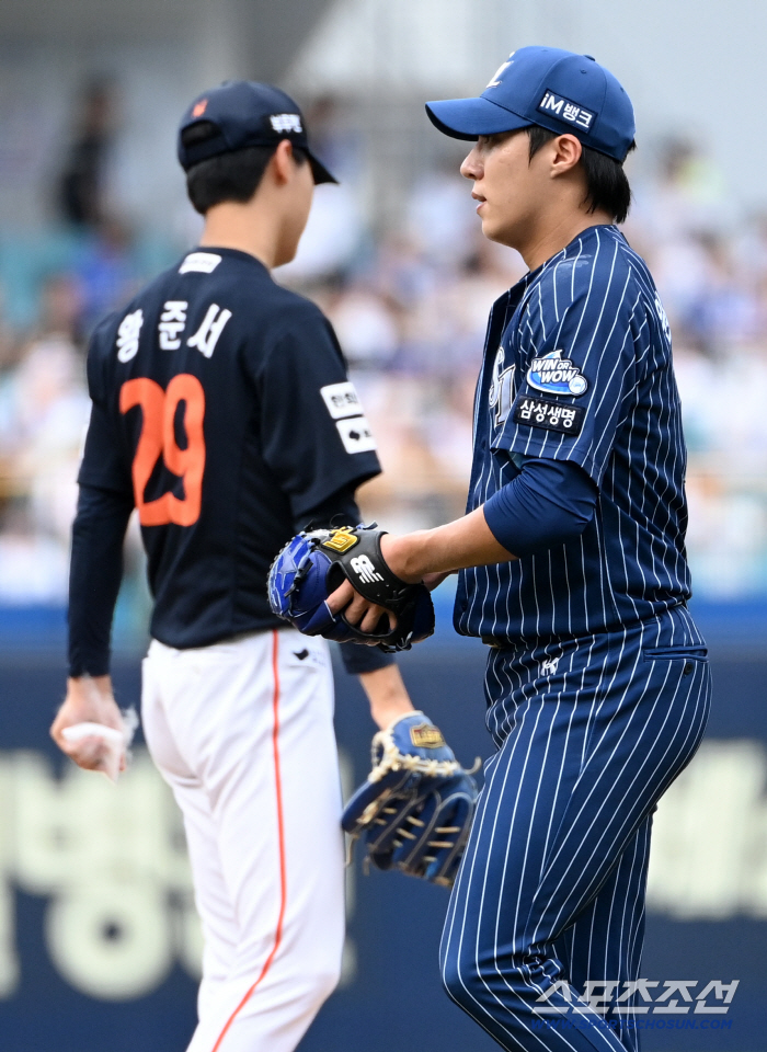 Hwang Jun-seo, who has found stability in the power of his fastball of 148km for four consecutive hitters, replaced only 57 pitches in the third inning. Why?