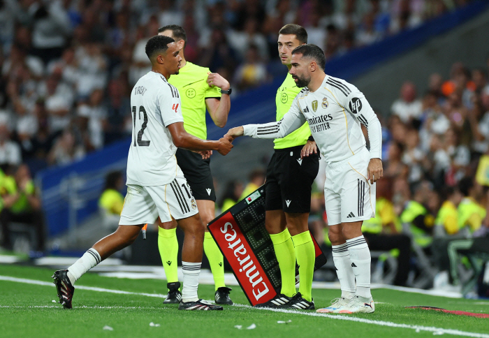 I left while being criticized... Liverpool traitor stigma → Real Madrid's bench, absurd timing SNS controversy after being eliminated from the national team