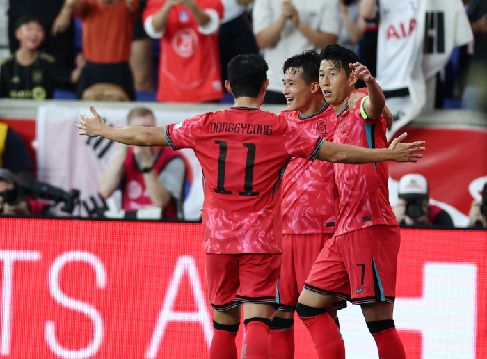 Son Heung-min did a good job, Kim Min-jae also beat Tal Asia → 15th place, 23rd place director Hong Myung-bo's smile...Student tears Pochettino SONNY is my son