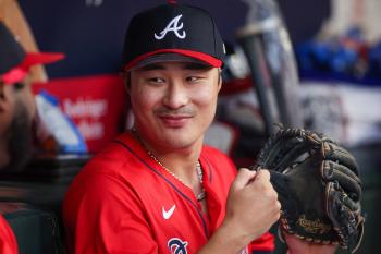 Is this my home? ATL man Kim Ha-sung, reporting his multi-hit in front of home fans