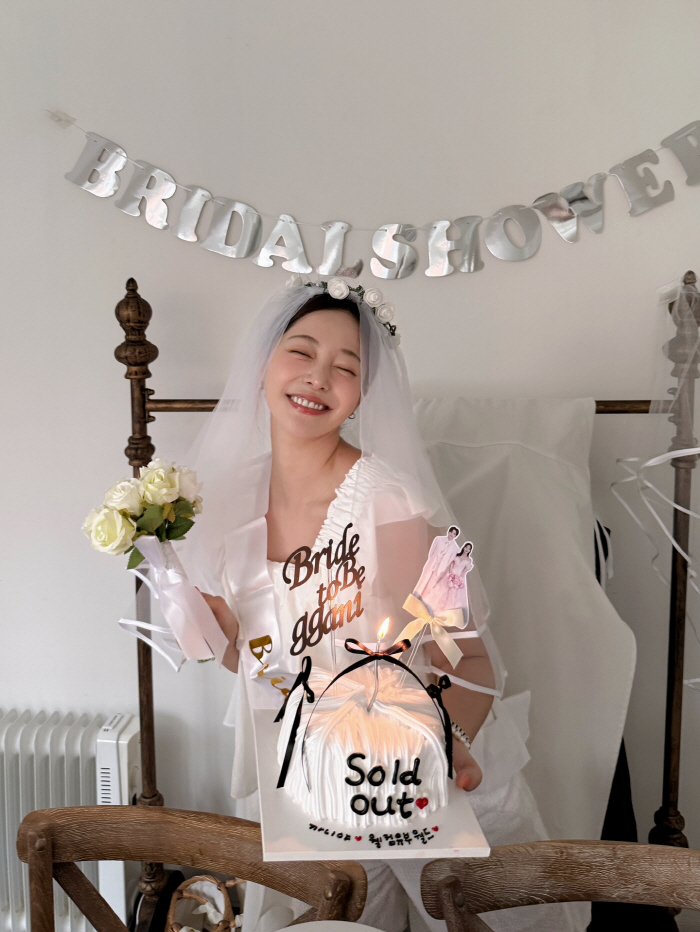Kim Ga-eun, for 10 years ♥ How did Yoon Sun-woo hide it?As soon as the wedding was announced, we were all smiles