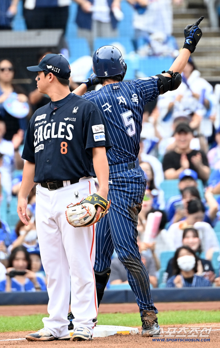  1 RBI triple Koo Ja-wook, thrilling ceremony