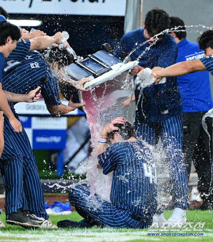  350 home runs Kang Min-ho, water washing is cool!
